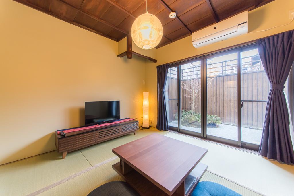 Entrance Life Enmachi By Japaning Villa Kyoto Exterior photo